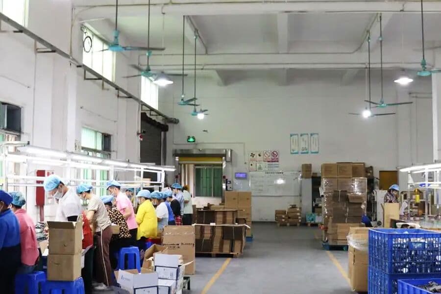 Inspection benches where finished components are checked